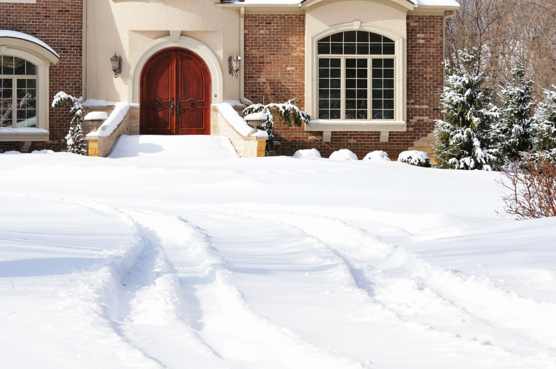 Top Winter Landscaping Tips to Enhance Curb Appeal During Snowy Months Image